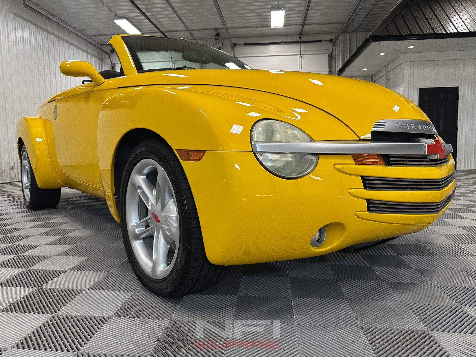 Used 2004 Chevrolet SSR w/ Preferred Equipment Group RWD image 24