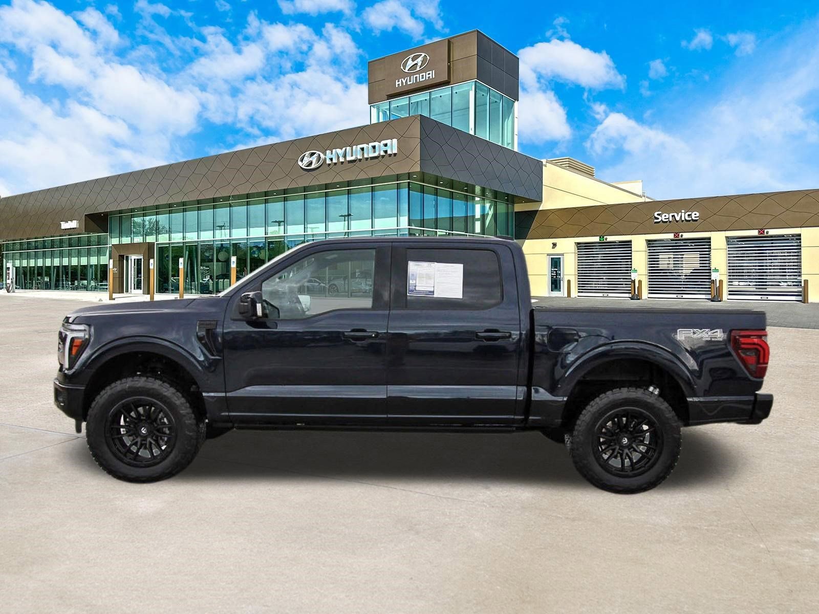 Used 2025 Ford F150 Lariat w/ Equipment Group 502A High image 9