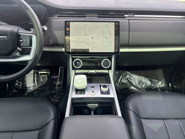 Used 2023 Land Rover Range Rover SV AWD/4WD image 17