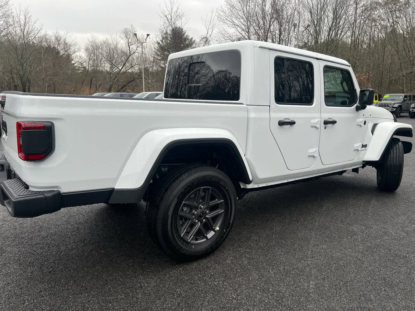 New 2026 Jeep Gladiator Sport AWD/4WD image 4