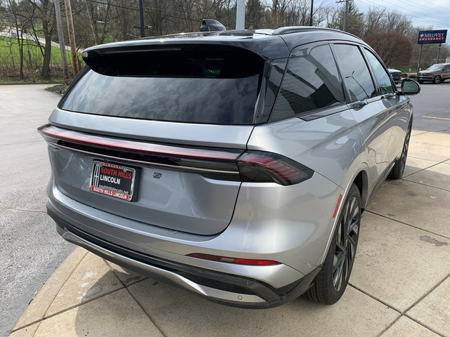 Certified 2024 Lincoln Nautilus Reserve w/ Jet Appearance Package (87T) AWD/4WD image 7