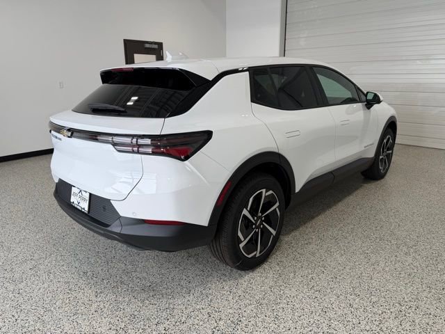 New 2026 Chevrolet Equinox EV LT FWD image 3