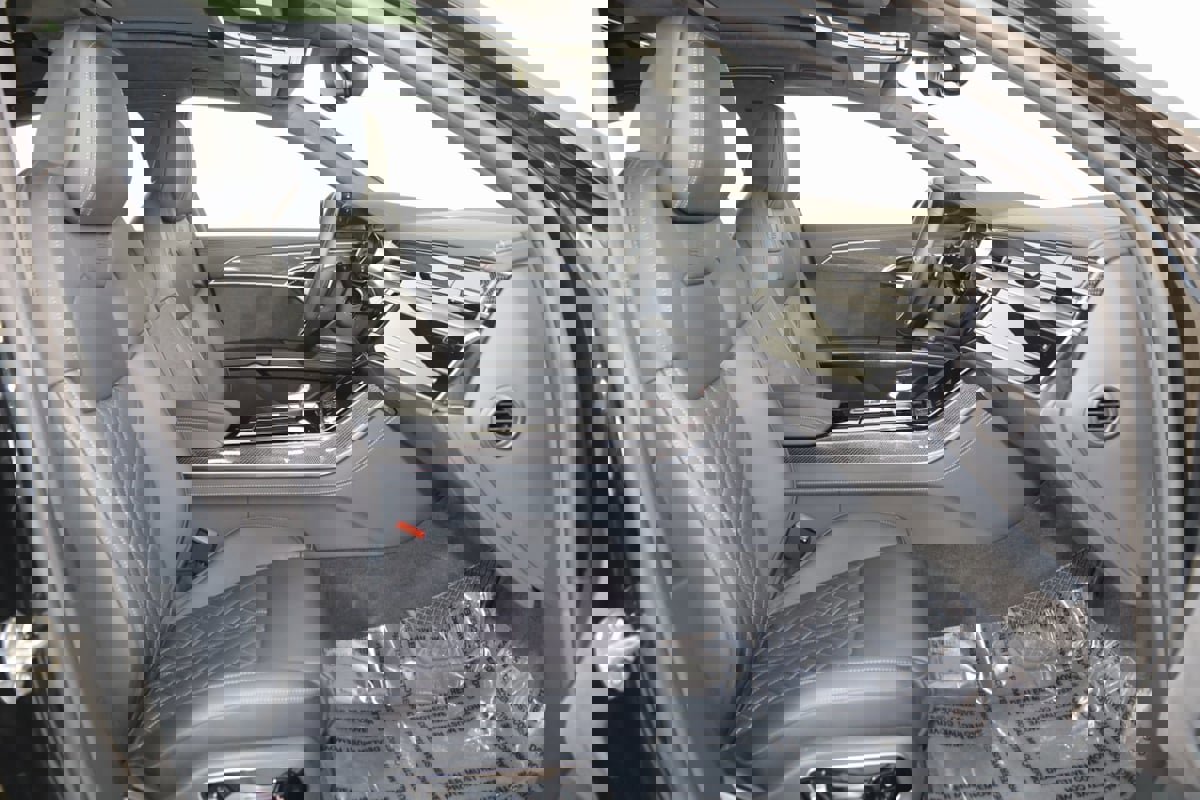 Used 2025 Audi S8 image 14