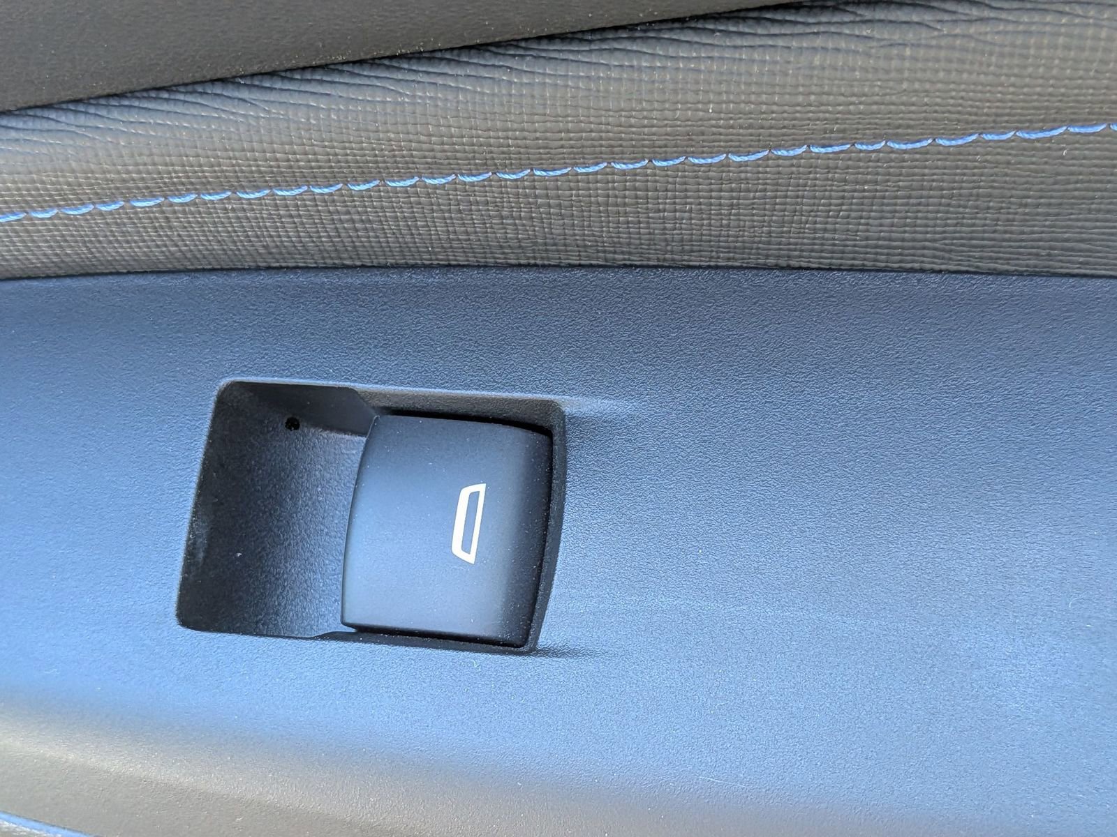 Used 2024 Buick Envista Sport Touring w/ Convenience I Package FWD image 35