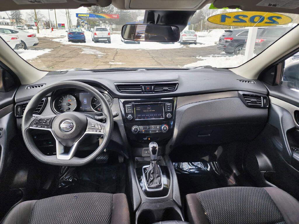 Used 2021 Nissan Rogue Sport S image 11