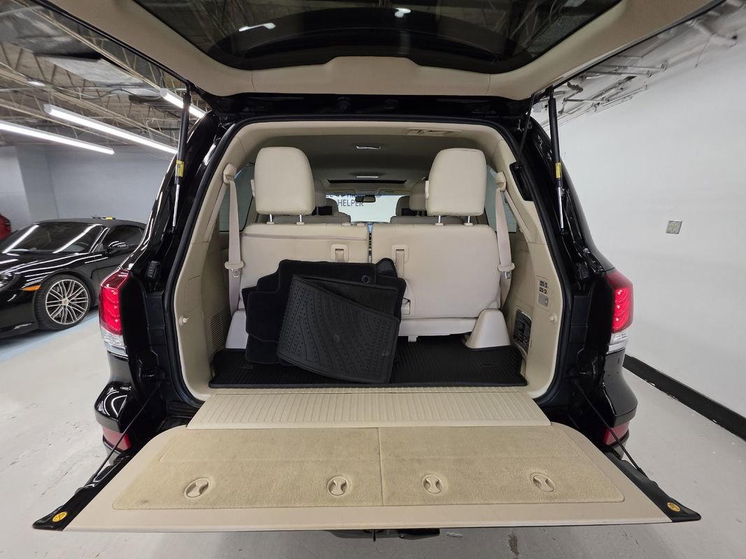 Used 2015 Lexus LX 570 4WD image 22