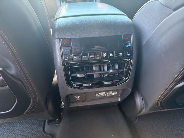 Used 2024 Jeep Grand Cherokee Summit image 23