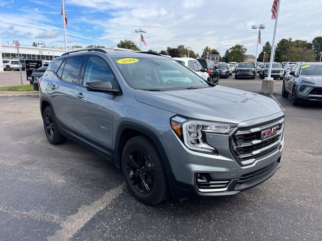 Used 2024 GMC Terrain AT4 w/ Infotainment Package II AWD/4WD image 3