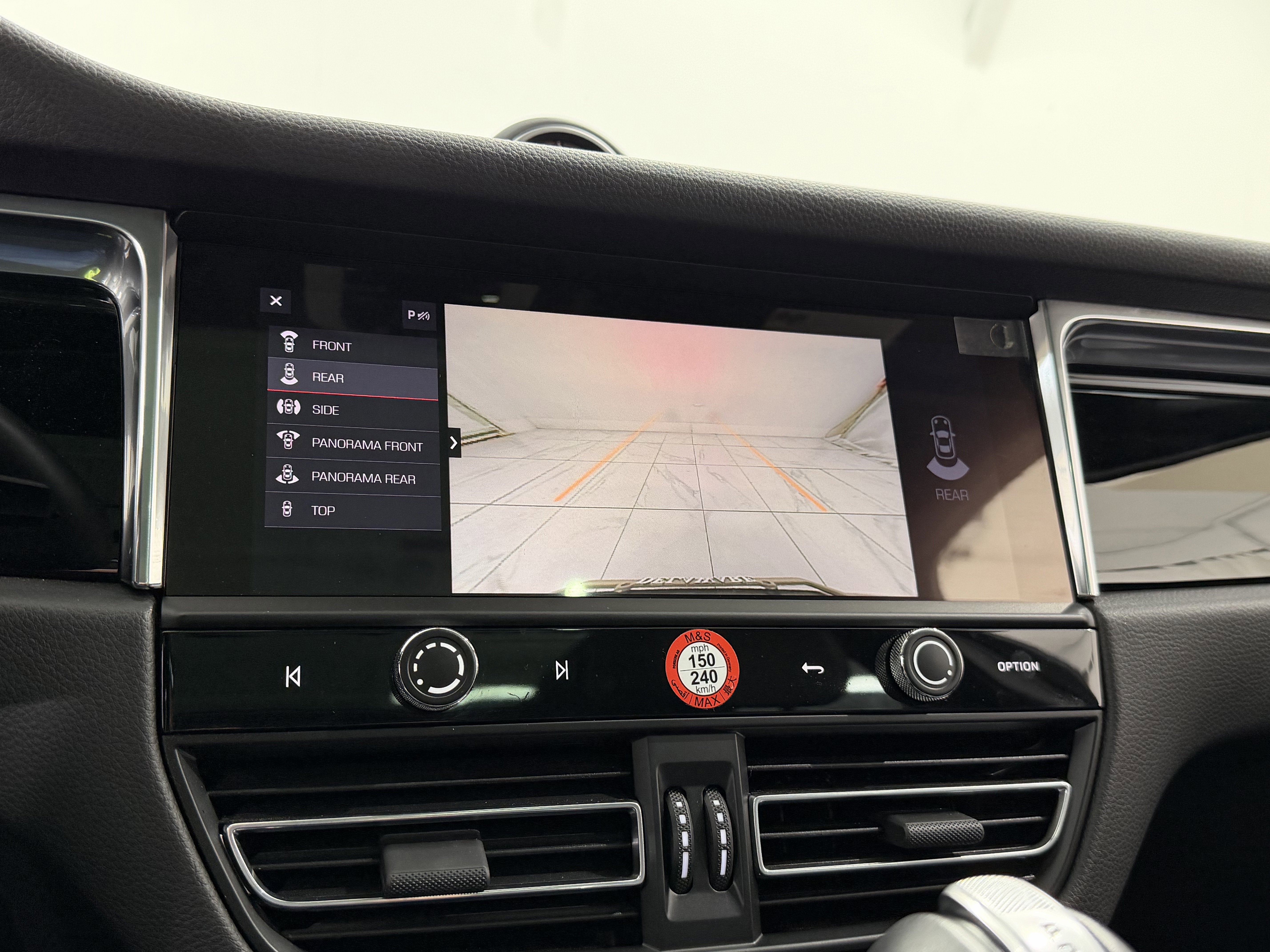 Certified 2025 Porsche Macan image 44