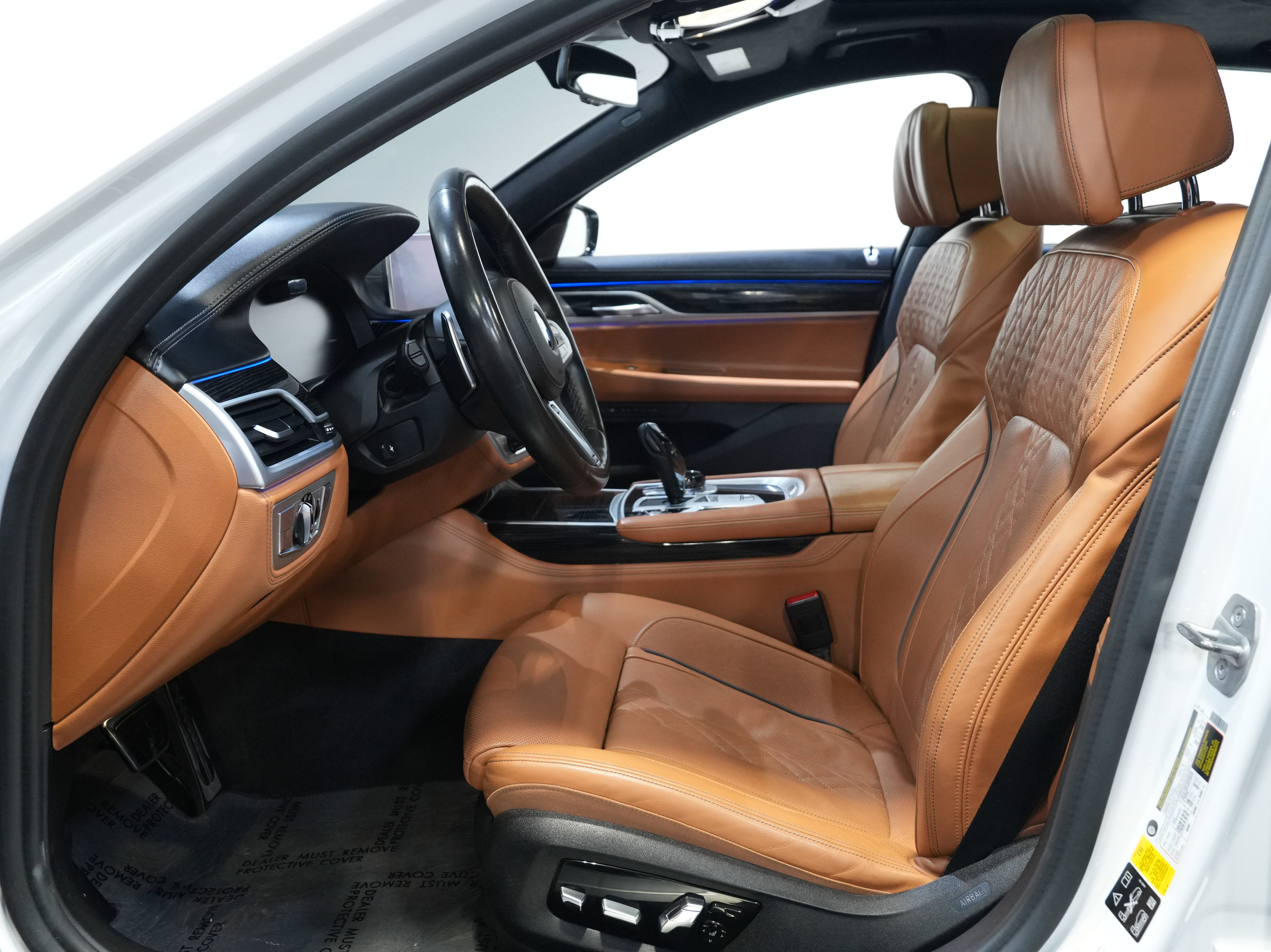 Used 2020 BMW 750i xDrive image 32