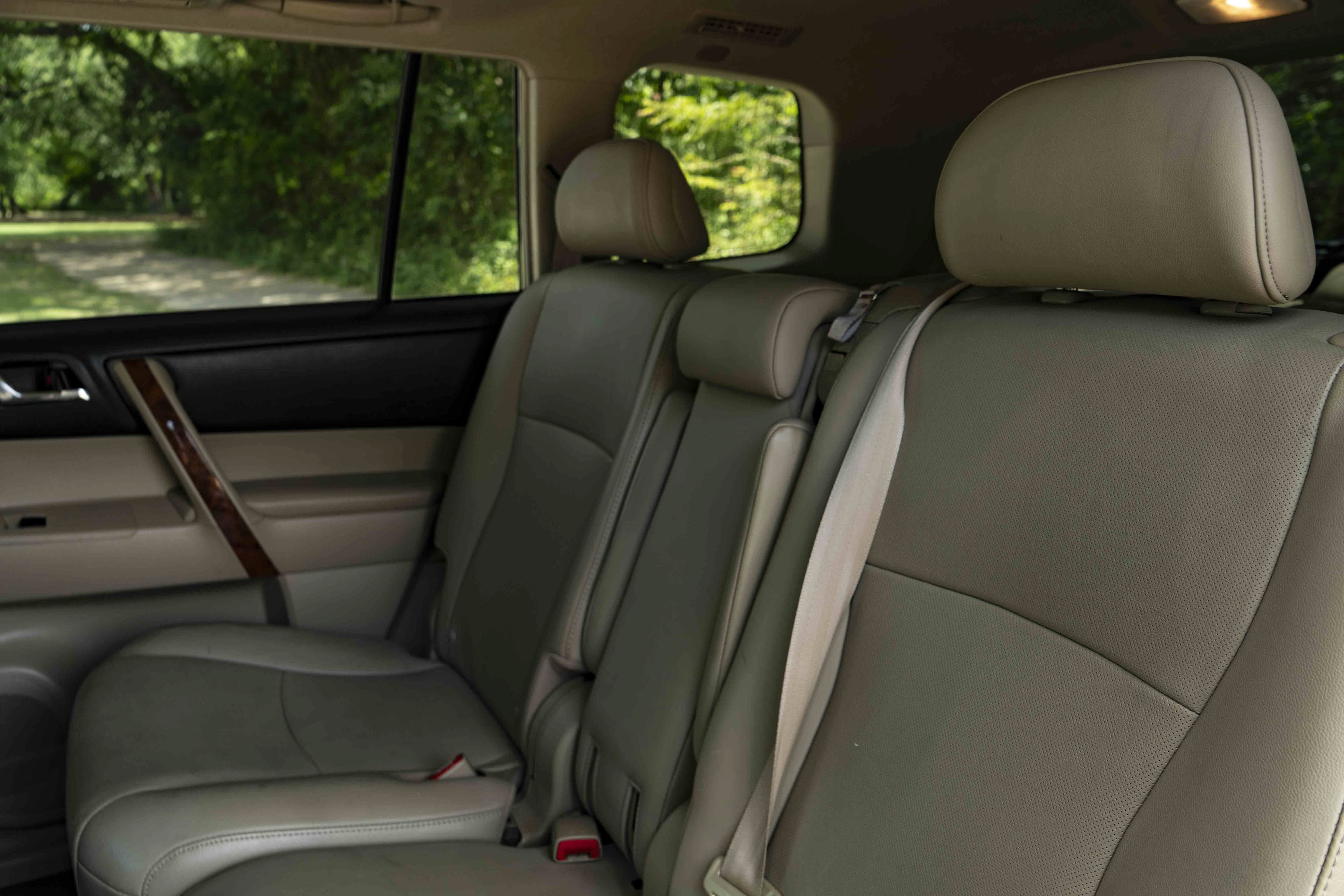 Used 2012 Toyota Highlander Limited FWD image 17