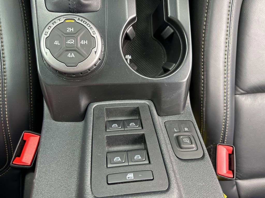 Used 2025 Ford Bronco Badlands image 44