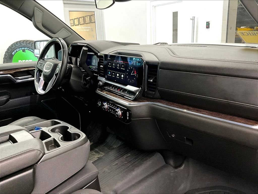 Used 2024 GMC Sierra 1500 Elevation image 14