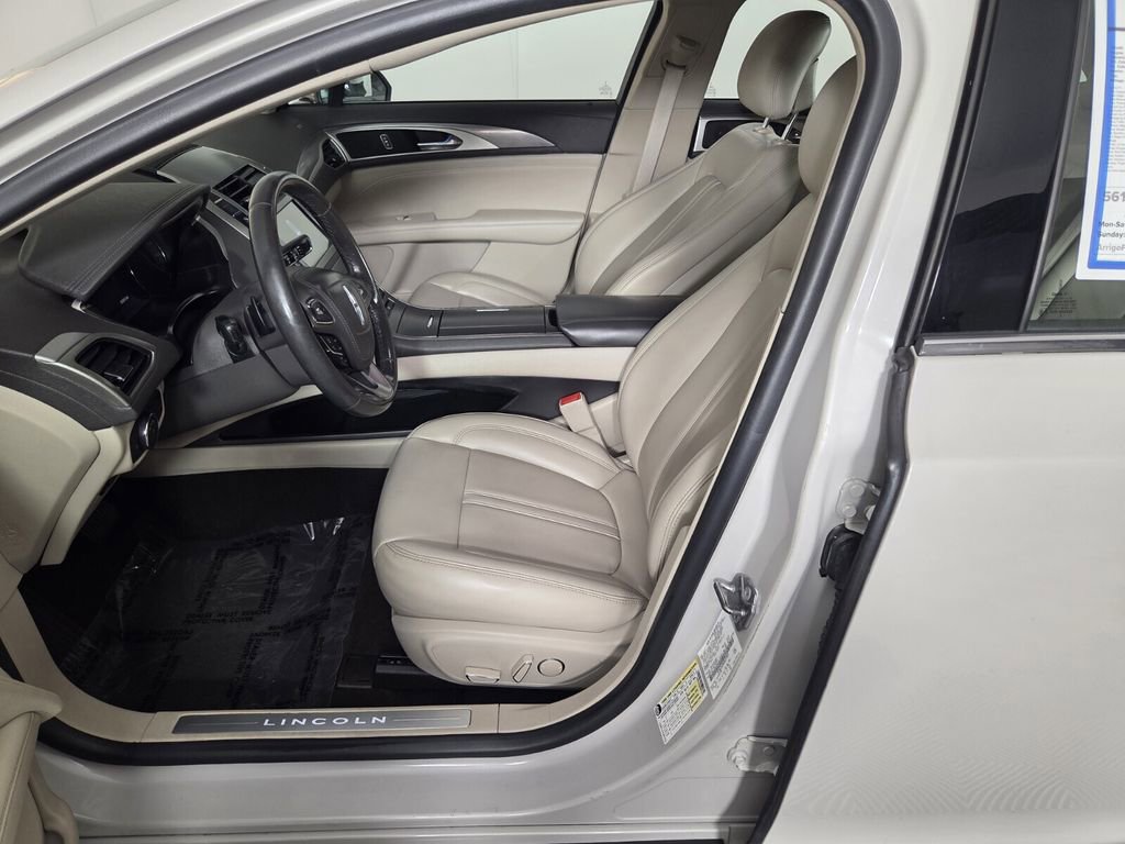 Used 2019 Lincoln MKZ Premiere image 10