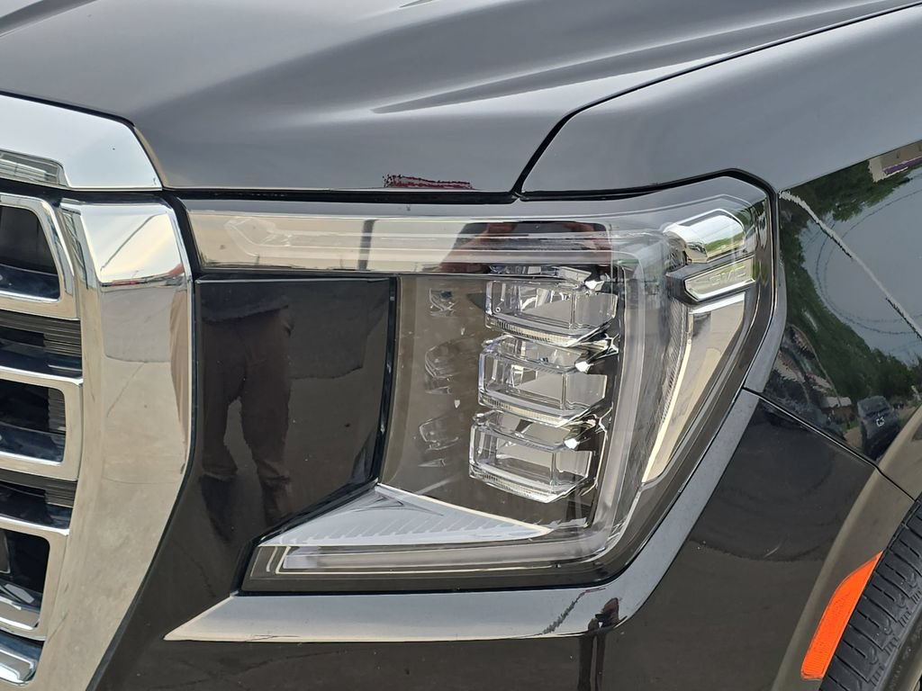 Certified 2024 GMC Yukon SLT w/ SLT Luxury Package AWD/4WD image 33