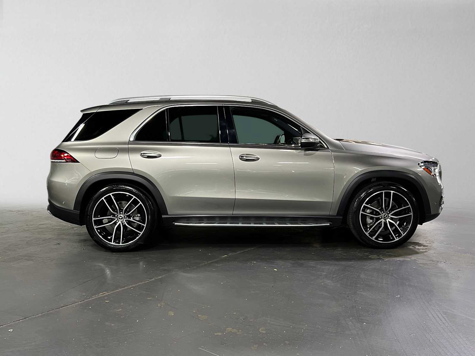 Certified 2021 Mercedes-Benz GLE 450 4MATIC image 2