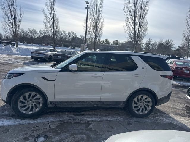 Used 2023 Land Rover Discovery S image 4