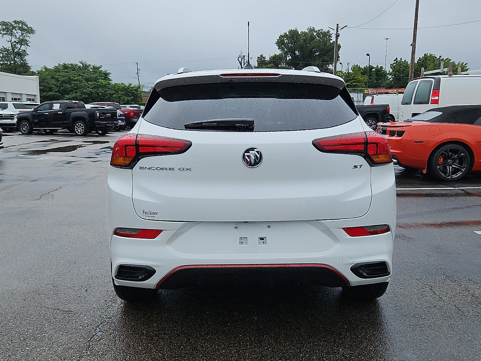 Used 2023 Buick Encore GX Select w/ Sport Touring Package FWD image 5