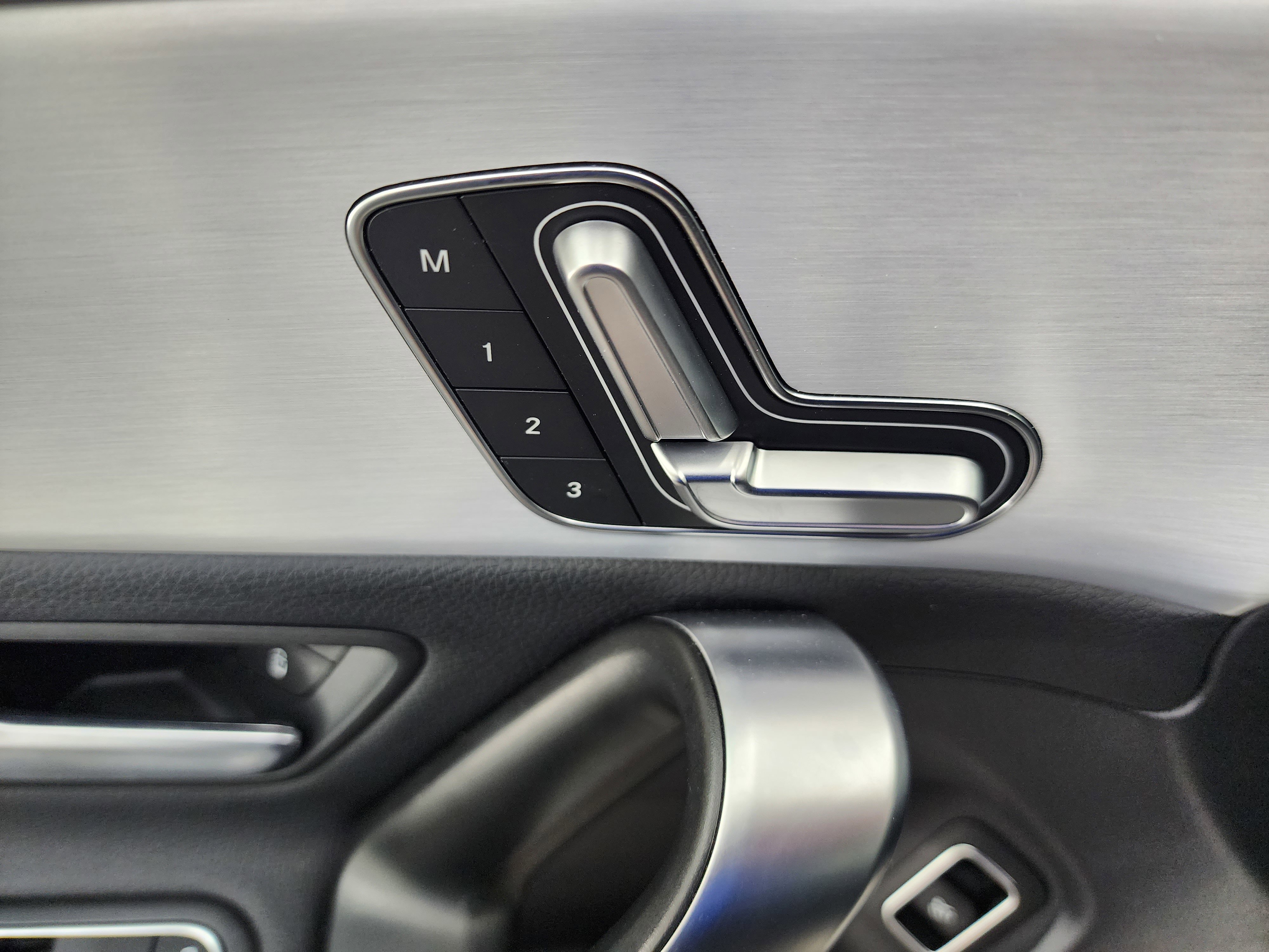 Used 2025 Mercedes-Benz CLA 250 4MATIC image 38