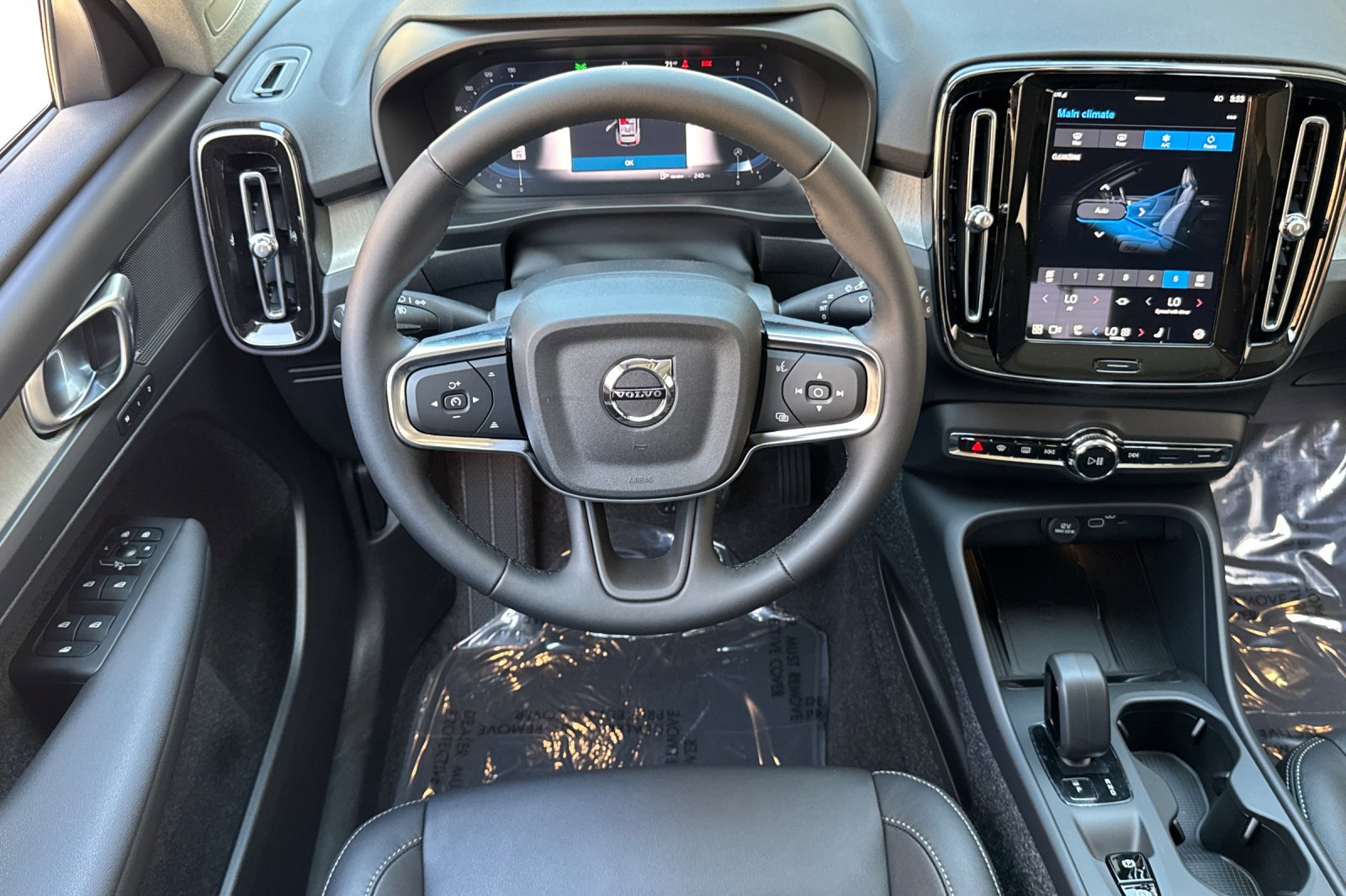 New 2025 Volvo XC40 B5 Core w/ Protection Package Premier image 12