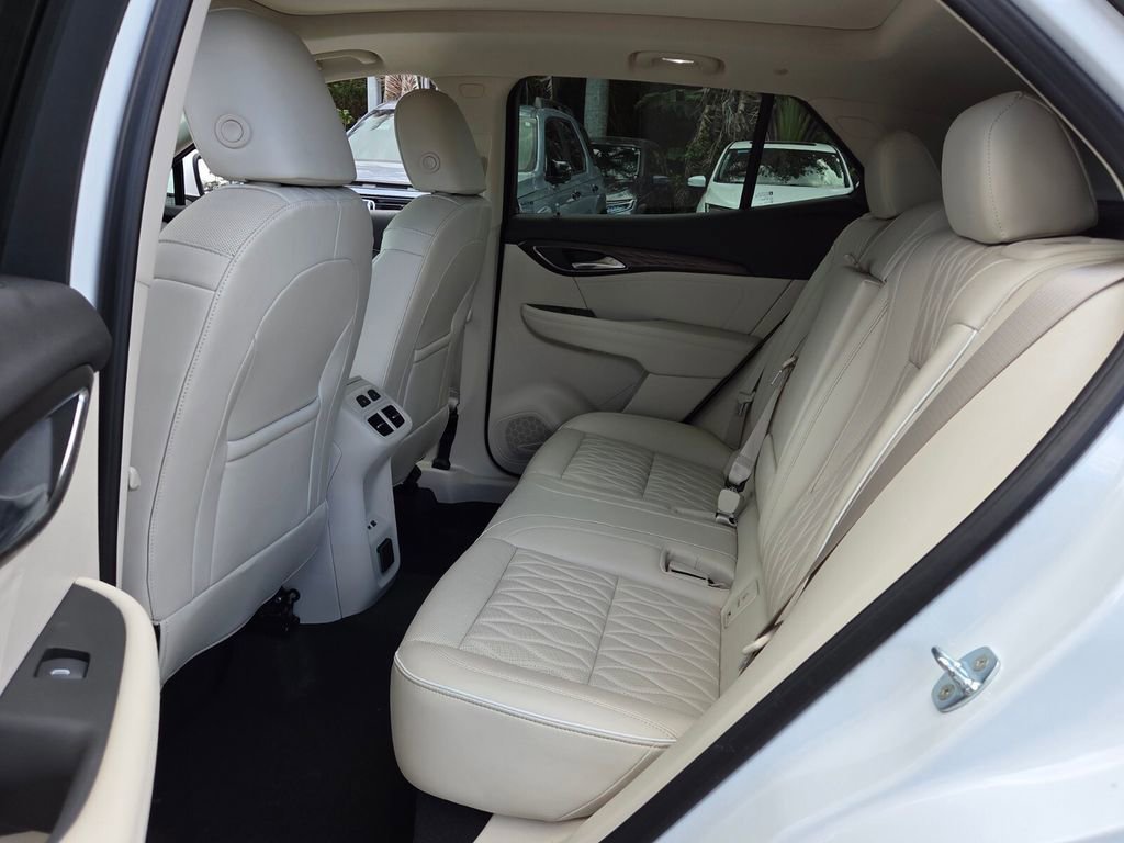 Used 2023 Buick Envision Avenir image 11