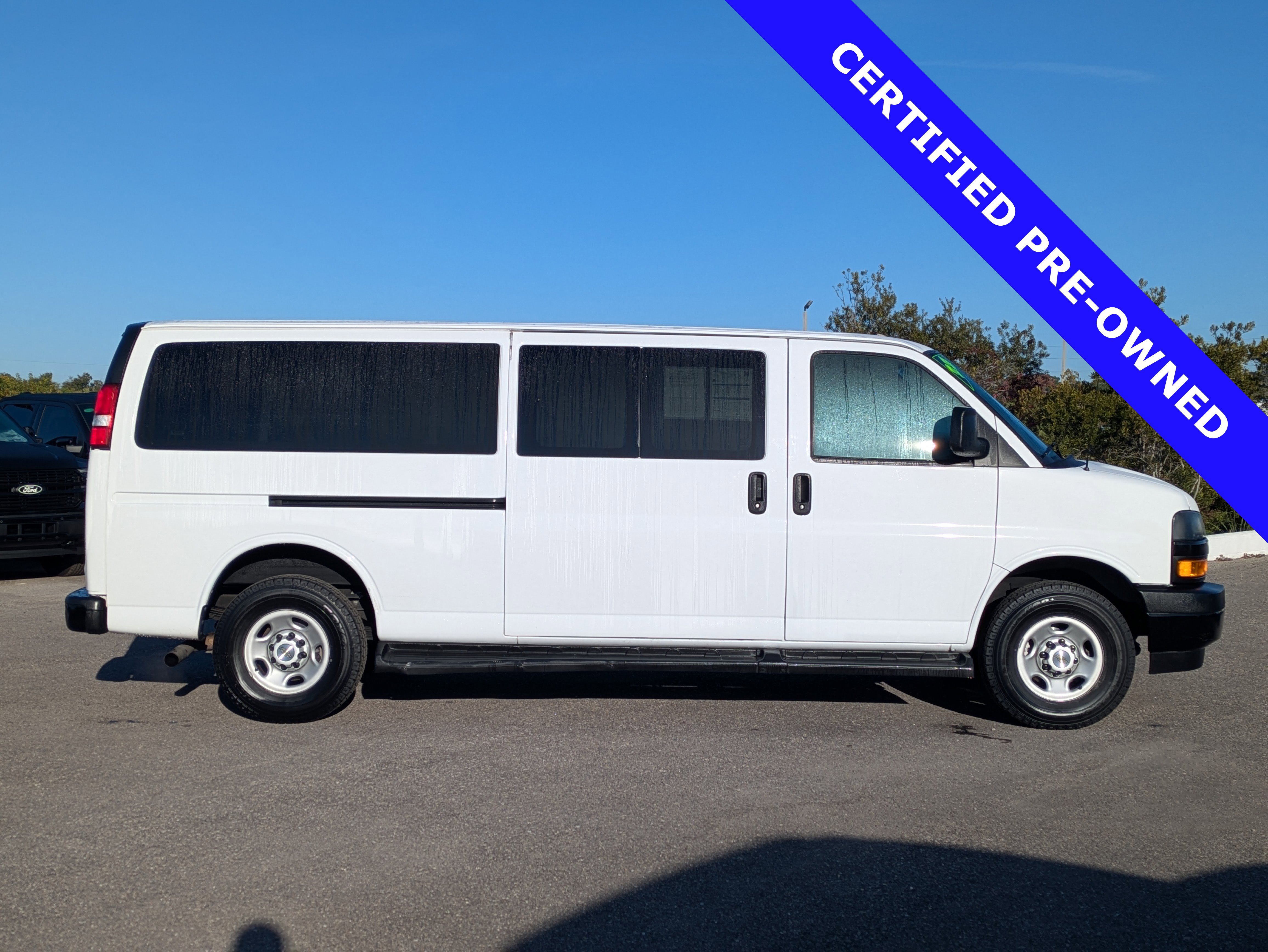 Used 2023 Chevrolet Express 3500 LS image 3