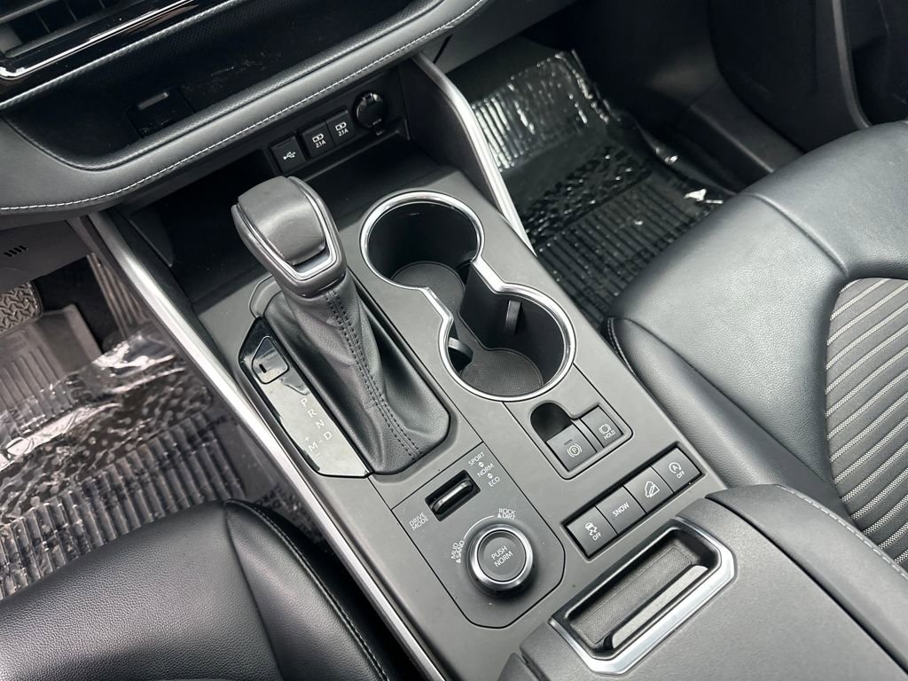 Used 2021 Toyota Highlander XSE image 25