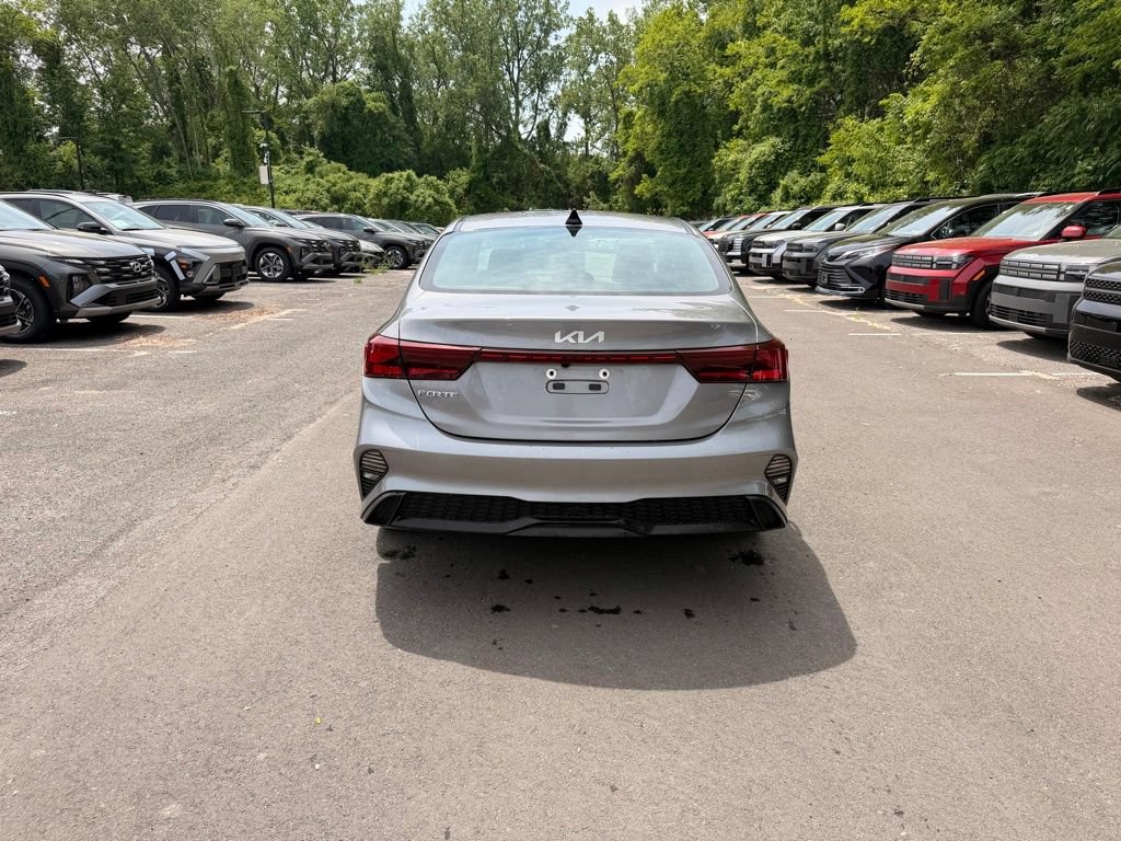 Used 2024 Kia Forte LXS FWD image 5