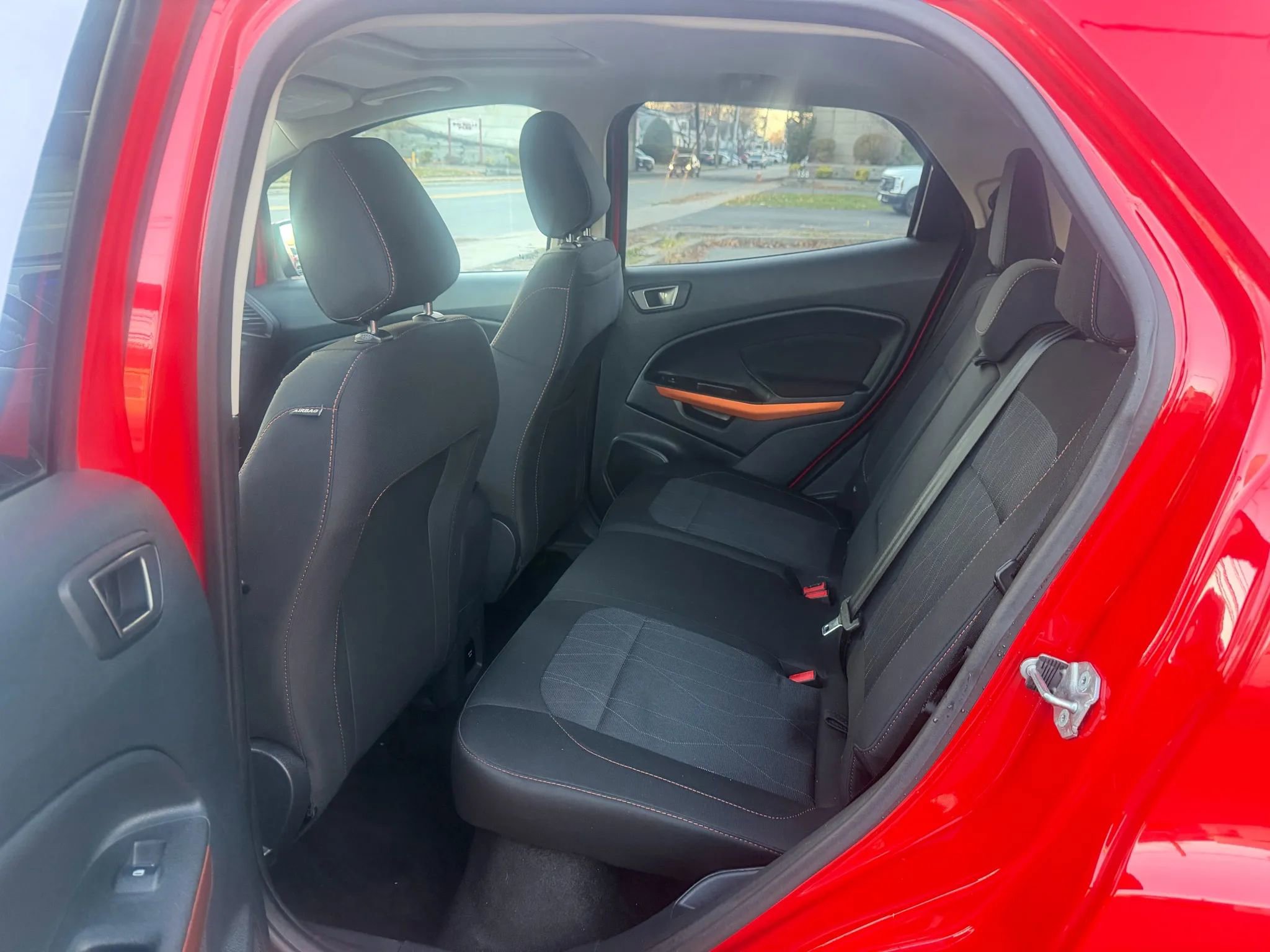 Used 2021 Ford EcoSport SE w/ SE Convenience Package image 31