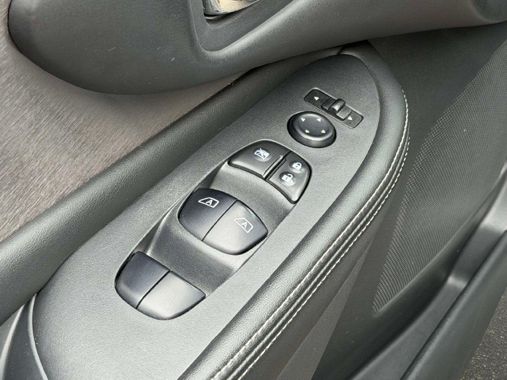Used 2020 Nissan Murano S w/ Technology Package AWD/4WD image 13