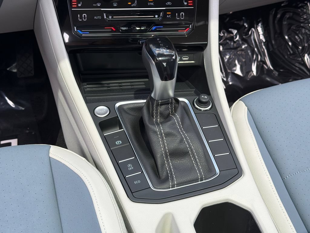 New 2026 Volkswagen Jetta SE FWD image 16