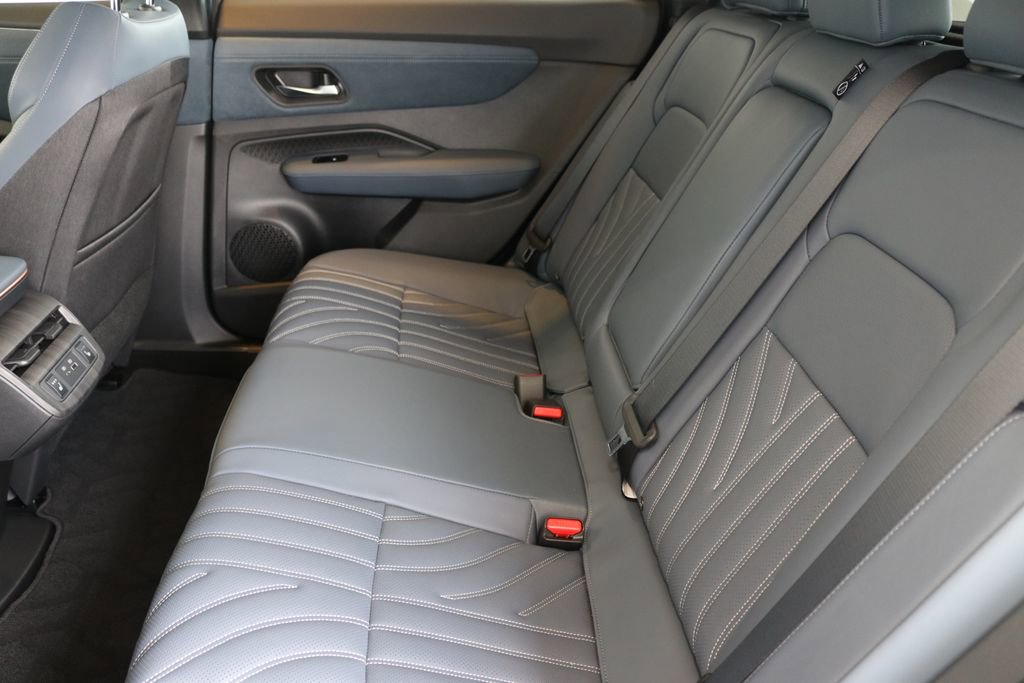 Used 2024 Nissan Ariya AWD image 24