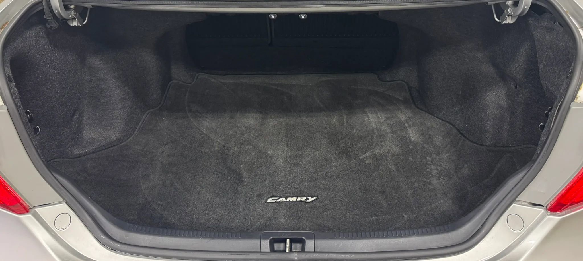 Used 2014 Toyota Camry SE image 24