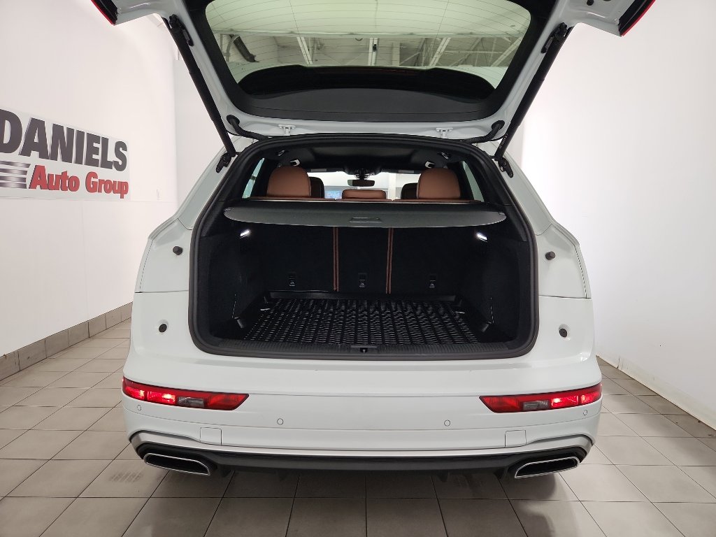 Used 2023 Audi Q5 2.0T Premium w/ Convenience Package image 38
