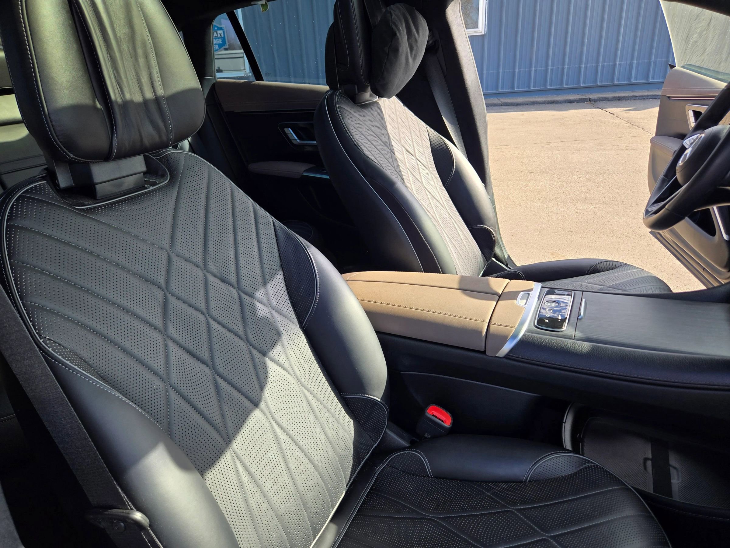 Used 2023 Mercedes-Benz EQS 580 4MATIC Sedan w/ Exclusive Trim Package image 70