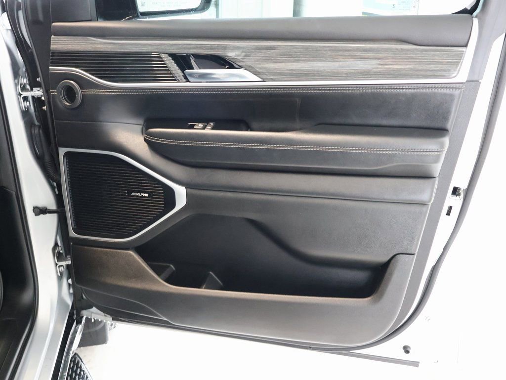 Used 2022 Jeep Wagoneer Series II w/ Premium Group I image 38