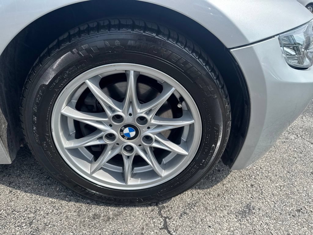 Used 2004 BMW Z4 2.5i RWD image 36