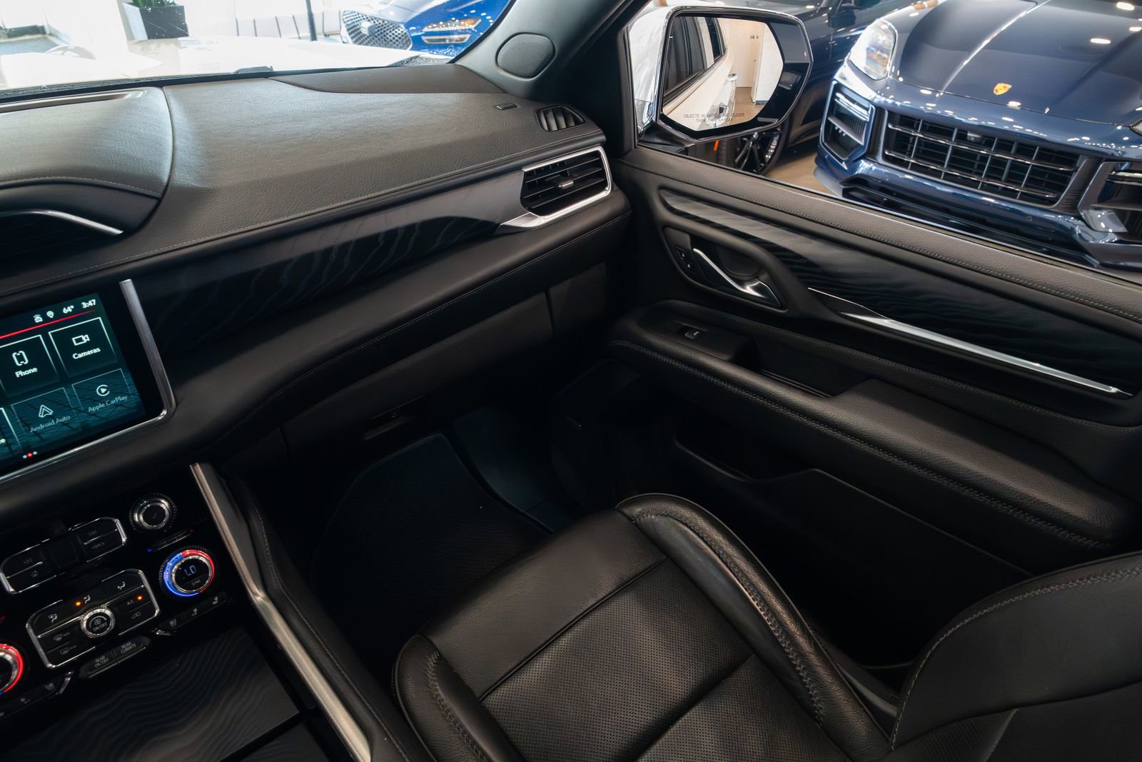 Used 2022 GMC Yukon Denali AWD/4WD image 9