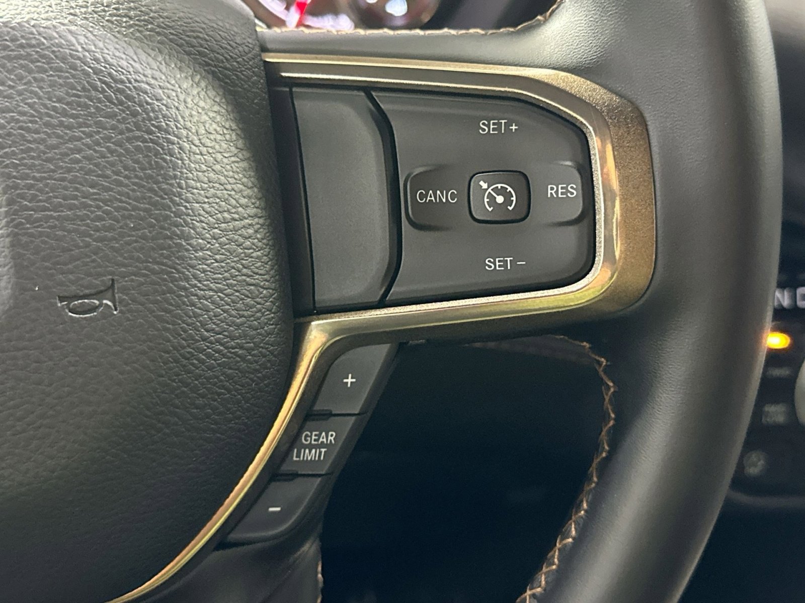 Used 2022 RAM 1500 Limited w/ Bed Utility Group image 21