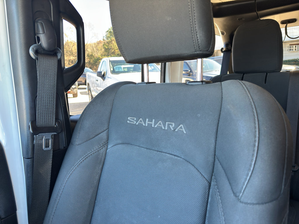Used 2020 Jeep Wrangler Unlimited Sahara AWD/4WD image 19