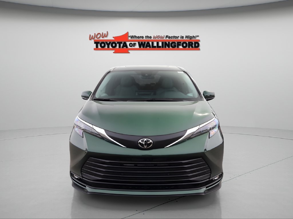 New 2026 Toyota Sienna XLE AWD/4WD image 6