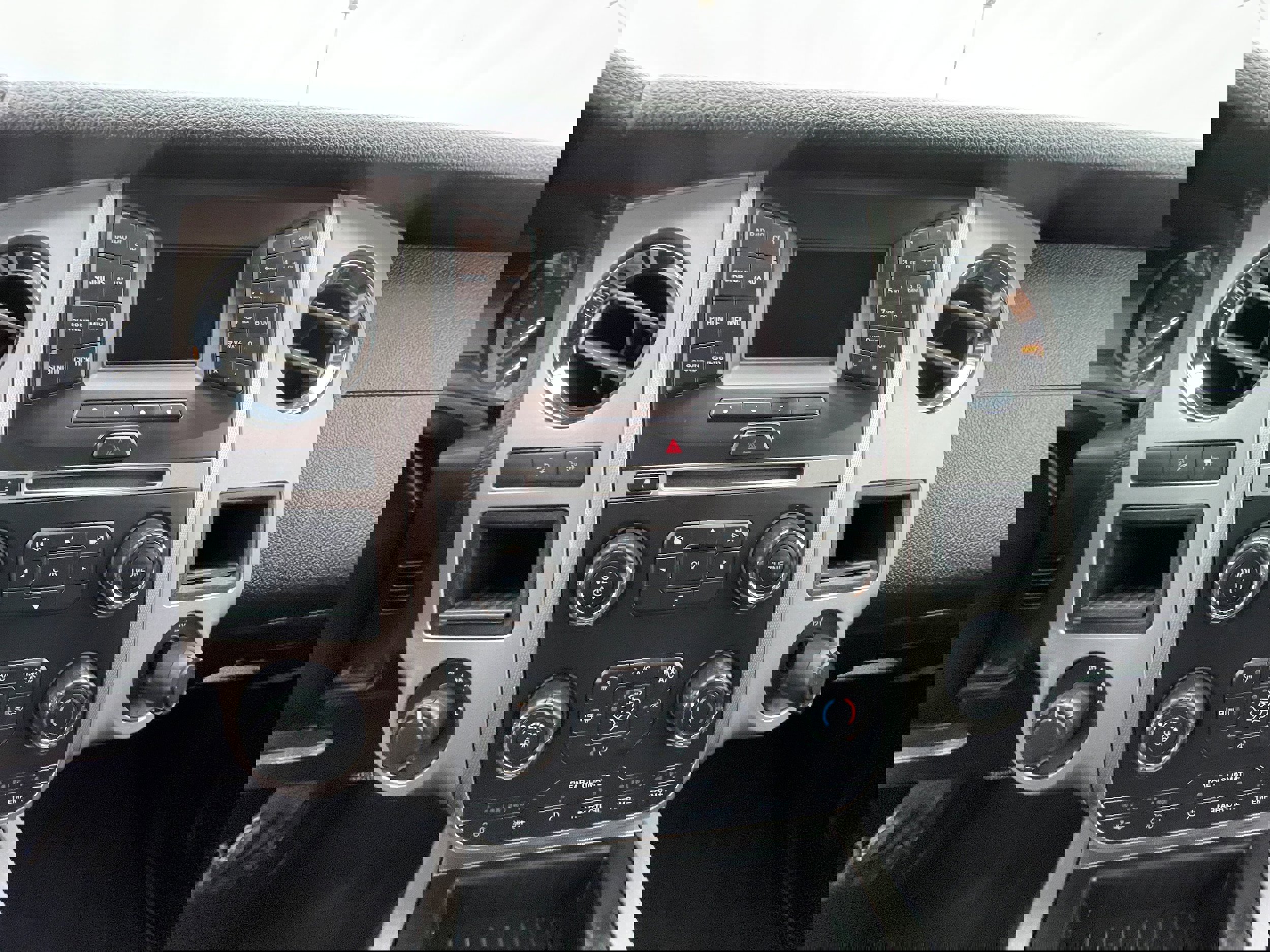 Used 2017 Ford Expedition EL XLT image 18