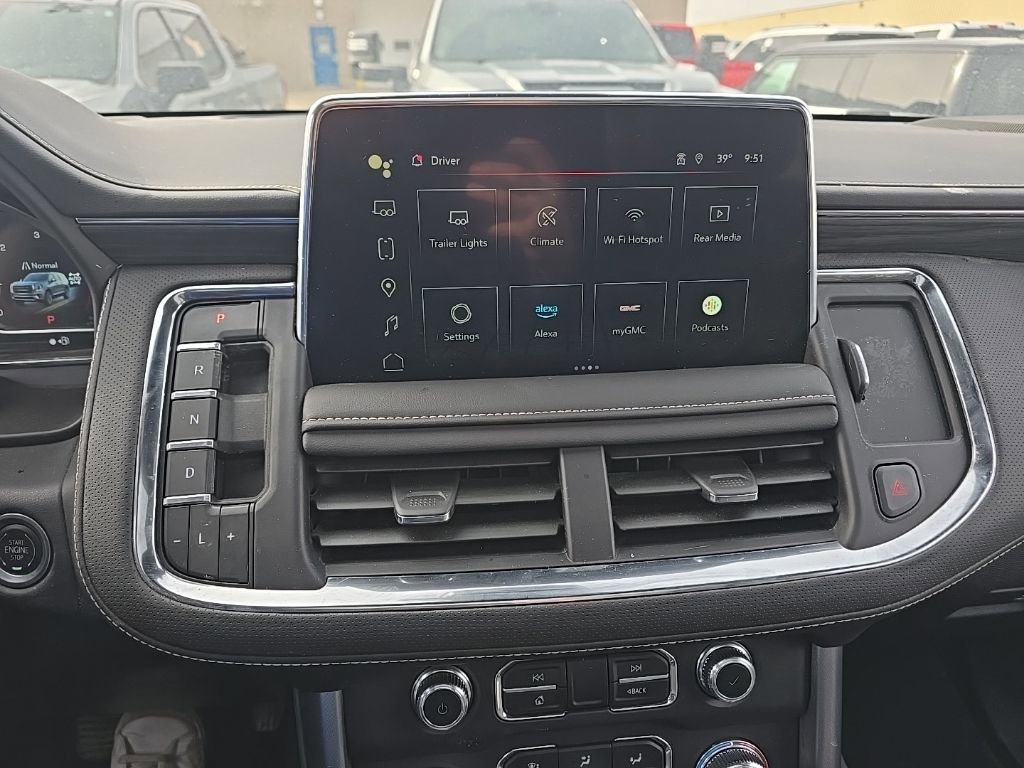 Used 2024 GMC Yukon SLT w/ SLT Luxury Package image 27