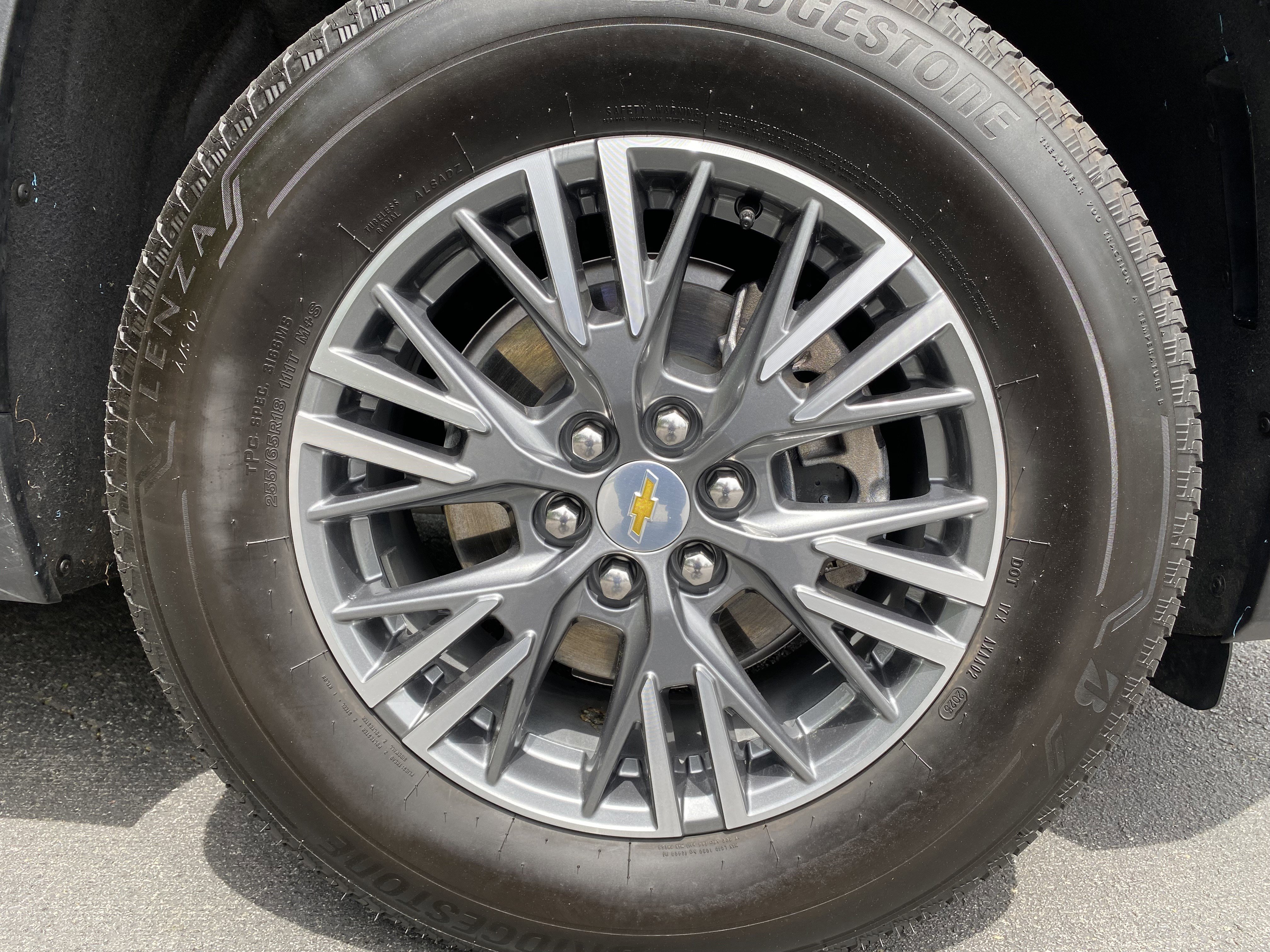 Used 2025 Chevrolet Traverse LT w/ Driver Confidence Package image 41