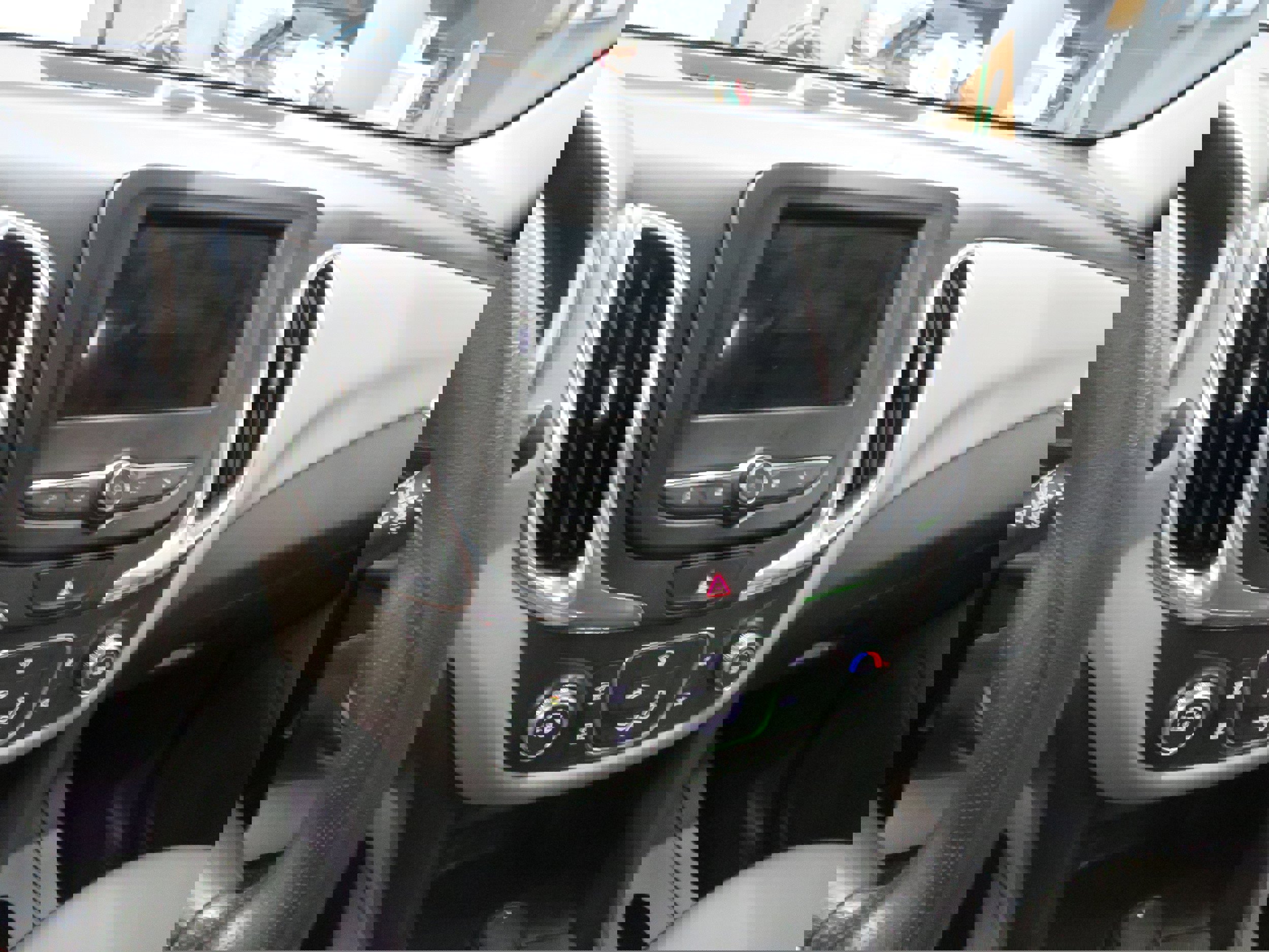 Used 2019 Chevrolet Equinox LS image 11