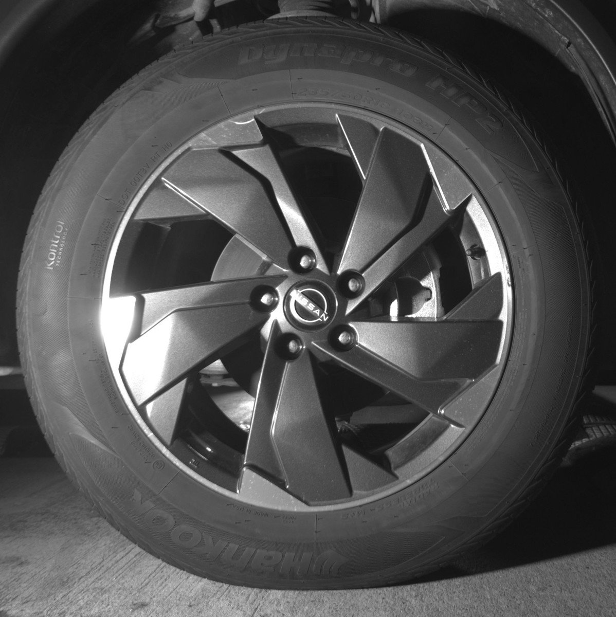 Used 2025 Nissan Rogue SV image 13