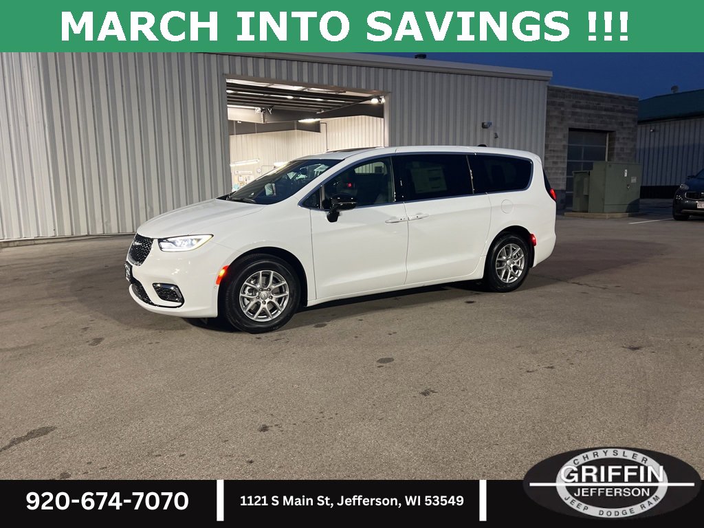 New 2026 Chrysler Pacifica Select