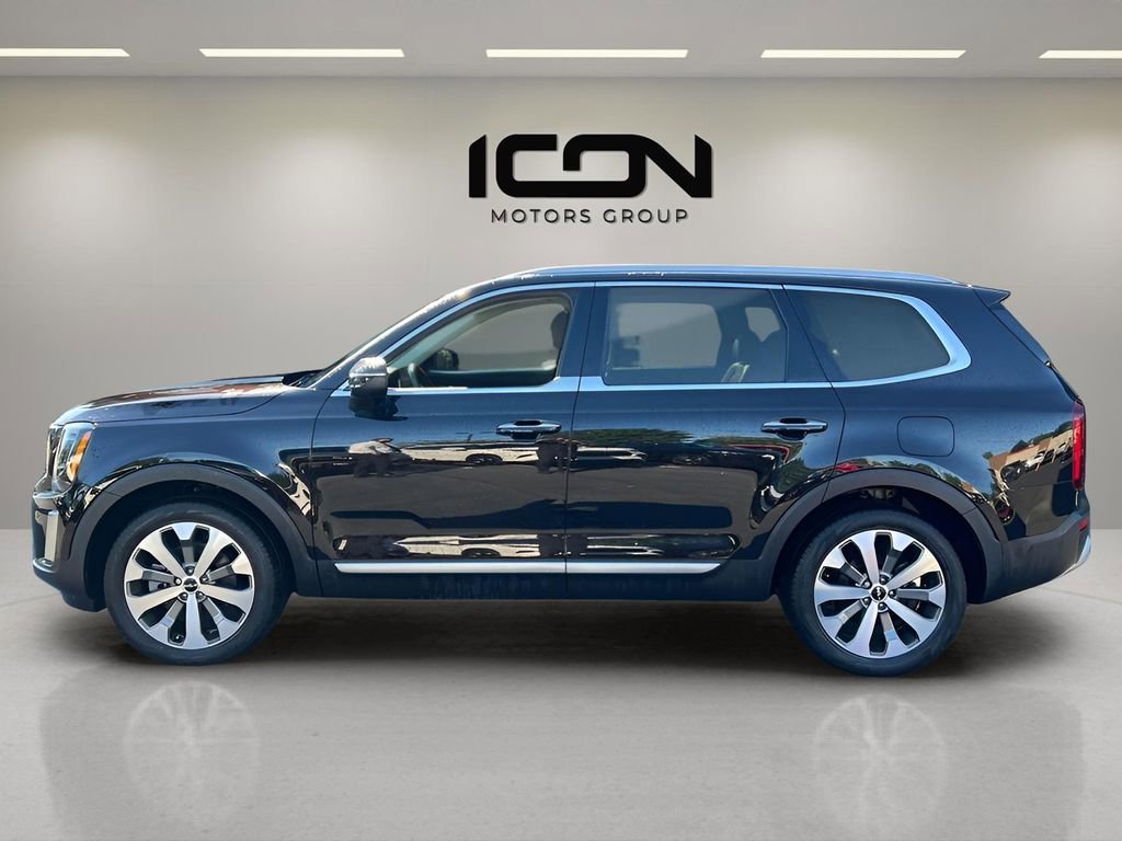Used 2022 Kia Telluride S image 2