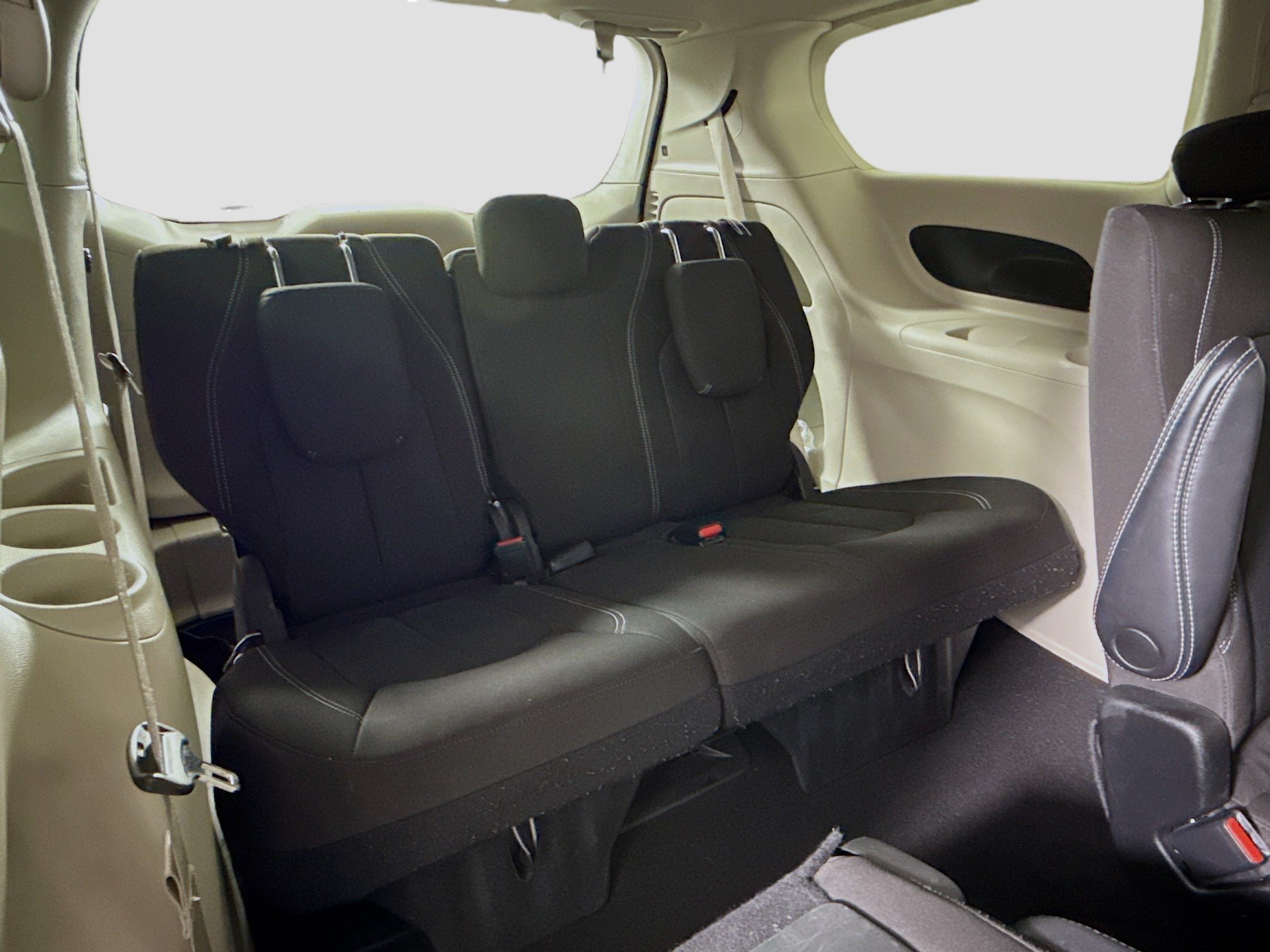 Used 2023 Chrysler Voyager LX FWD image 41
