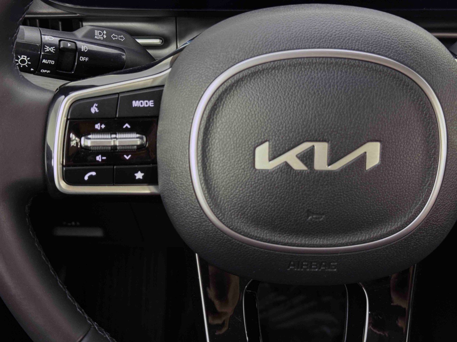 Used 2024 Kia Carnival SX FWD image 21